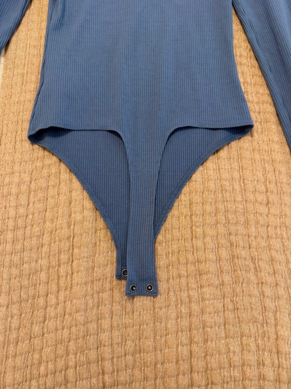 American Eagle Outfitters Blue Ribbed Long-Sleeve Henley Bodysuit - Picture 5 of 6